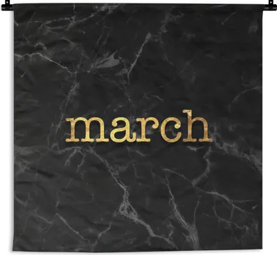 Produktbild von MuchoWow® Wandteppich Wandbehang Zitat - Kalender - März - Gold 150x150 cm Tapisserie Dekoration Wandtuch - Wohnaccessoires - Modernes
