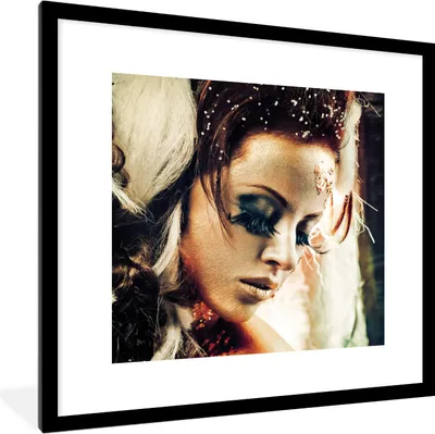 Produktbild von MuchoWow® MuchoWow® Gerahmtes Poster Frau - Gold - Weiß 40x40 cm - Poster mit zchwarzem Bilderrahmen - Poster - Plakat im Rahmen