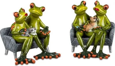 Produktbild von 2er Set Froschpaar mit Haustier auf Sofa lustige Frösche 15x12 cm