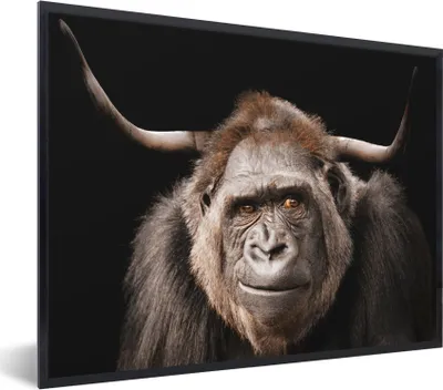 Produktbild von MuchoWow® Gerahmtes Poster Affe - Horn - Schottischer Highlander 80x60 cm - Poster mit Schwarzem Bilderrahmen Wandposter Rahmen Foto Bilder - Schwarzem - Mit Gestell