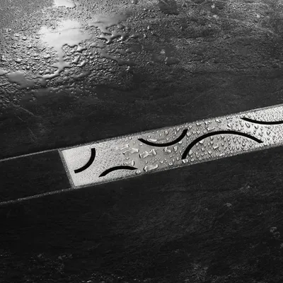 Produktbild von Schlüter KERDI-LINE KLIFF23EB110 Duschrinne CURVE 110 cm