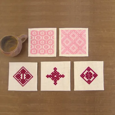 Produktbild von Olympus Kogin Stickpackung "Untersetzer 5 Stk", Zählmuster, 10x10cm, Original aus Japan