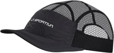 Schwarze Kappe "Skyline Air Cap" von La Sportiva; mit Netzmaterial an den Seiten.