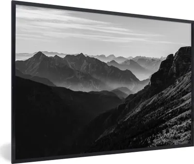 Produktbild von MuchoWow® Gerahmtes Poster Berge - Natur - Nebel 90x60 cm - Poster mit Schwarzem Bilderrahmen Wandposter Rahmen Foto Bilder - Fotorahmen - Foto-Plakat