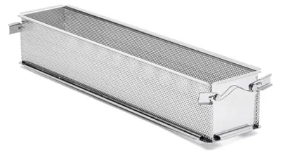 Produktbild von Rechteckige Backform aus perforiertem Edelstahl - 48 x 9 x 8,5 cm - Grau