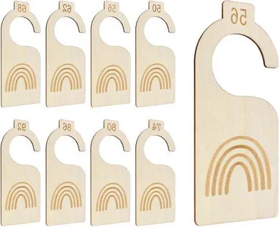 Produktbild von Babys Garderobenregal - Holzteilnehmer für Babygarderobe, Größen 50 bis 92, Regenbogendekorationen