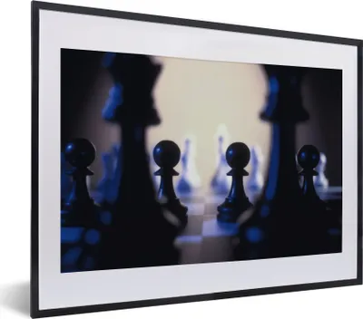 Produktbild von MuchoWow® MuchoWow® Gerahmtes Poster Die schwarzen Schachfiguren 40x30 cm - Poster mit zchwarzem Bilderrahmen - Bilderrahmen - Poster im Rahmen