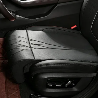 Productafbeelding van Autostoelkussen met beensteun - Ergonomisch en antislip - Zwart