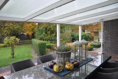 Produktbild von 600 x 300cm Aluminium Terrassenüberdachung Barcelona Weiß mit 16 mm Stegplatten
