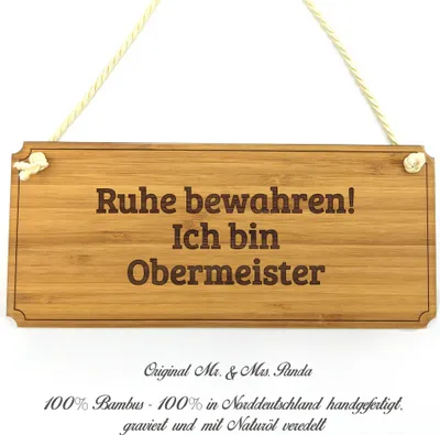 Produktbild von Mr. & Mrs. Panda Hinweisschild Obermeister - Geschenk, Wegweiser, Shabby, Firmenschild, Landhaus, Geschenkidee, Gratulation, Infotafel, Studium, Graviert, wandtafel