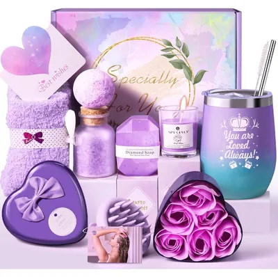 Productafbeelding van Geschenkset voor dames, 10-delig, in de kleur sterrenlila, met thermosbeker, massageborstel, kaars en badzout