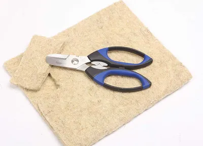 Produktbild von Nagerteppich Hanfschere, Kokosschere für Hanfmatten, Hanfvlies, Trittschallstreifen, Schalldämmmatten, Vlies
