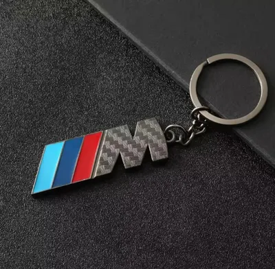 Produktbild von Schlüsselanhänger für BMW M – Carbon Look Metall Schlüsselanhänger mit M Design für Fahrzeugschlüssel
