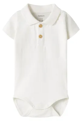 Zdjęcie produktu dla Name: IT Herren Nbmhofman Ss Polo Body, Cloud Dancer, Numeric_62.
(To jest nazwa produktu, prawdopodobnie koszulki polo męskiej.)