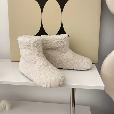 Zdjęcie produktu dla Ciepłe modne buty zimowe dla kobiet Wygodne damskie buty śniegowe, 75% pluszu, czarne, 39