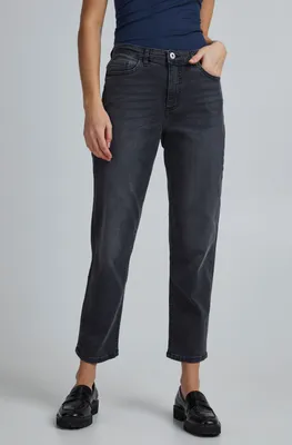 Image de ICHI IHTWIGGY RAVEN Pantalon en jean denim pour femmes avec stretch coupe droite crop length