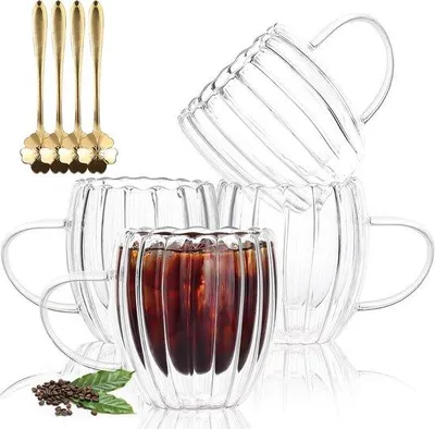 Immagine prodotto di Set di tazze da caffè con manico - 4 pezzi a strisce verticali - Tazze trasparenti con isolamento termico e nervature - Cucchiaini inclusi