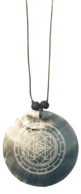 Produktbild von Muschel mit Gravur "Merkabah" 6 cm, Anhänger