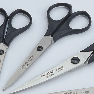 Produktbild von Papier-Schere 13cm schwarz Packung mit 5 Stück