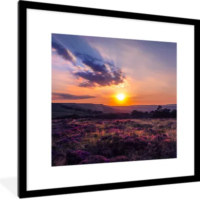 Produktbild von MuchoWow® Gerahmtes Poster Sonnenuntergang in der Heidelandschaft 40x40 cm - Poster mit Schwarzem Bilderrahmen Wandposter Rahmen Foto Bilder - Poster - Plakat im Rahmen