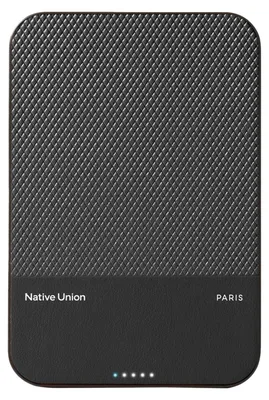 Produktbild von Native Union (Re)Classic Power Bank – magnetische Powerbank mit 10000 mAh, kompatibel mit MagSafe und Qi2, USB-C-Kabel – USB-C 15 cm im Lieferumfang enthalten (schwarz)