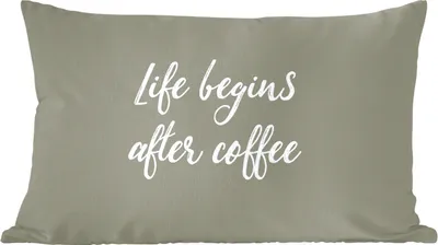 Produktbild von MuchoWow® Zierkissen Sofakissen Wohnzimmer Dekokissen 60x40 cm Zitate - Sprichwörter - Das Leben beginnt nach dem Kaffee - Kaffee - Kopfkissen - Polster mit Foto