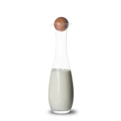 Zdjęcie produktu dla Karafka mlecznik z dębowym korkiem Sagaform Nature, 0,45 l, 29 cm