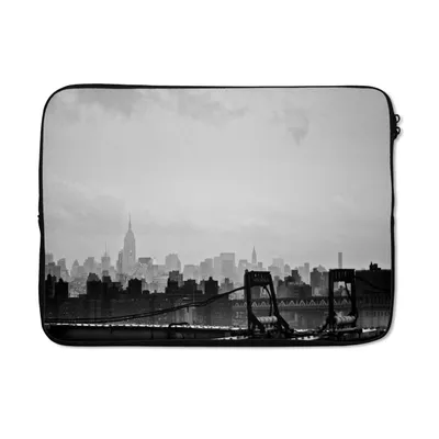 Produktbild von MuchoWow® Laptop Hülle 13 Zoll New Yorker Skyline in schwarz-weiß Laptoptasche - Laptophülle - Sleeve - Rundumschutz