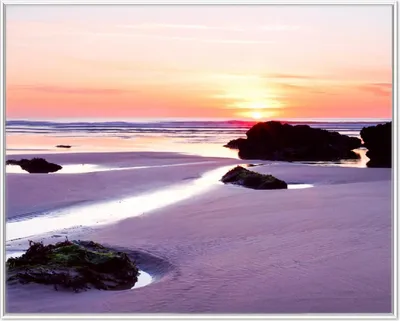 Produktbild von Wallario Wandbild Sonnenuntergang am einsamen Strand, Größe: 40,30 x 50,30 cm, Poster mit weißem Aluminiumrahmen