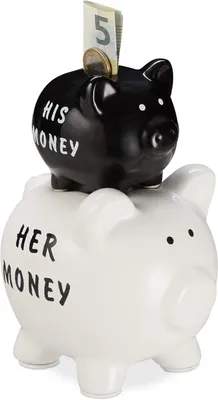 Productafbeelding van Spaarvarken his & her money - 2 varkens - Leuk cadeau voor koppels bruiloft - & leuke dubbele spaarpot - Zwart - Wit