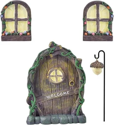 Image de Ensemble de 4 figurines de jardin en résine avec texture de pierre naturelle – Mini porte de fée et 2 fenêtres, lumineuses la nuit, décoration d'extérieur résistante aux intempéries, comprenant éclairage, supports et vis