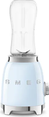 Produktbild von Smeg PBF00PBEU, Standmixer, 0,6 l, 1 m Kabel, 300 W, Hellblau, Silber, Transparent