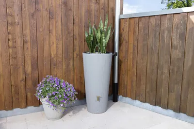 Produktbild von 4rain Regenspeicher Vaso 2in1 Decor 220 L zinkgrau mit Pflanzenschale