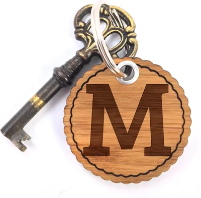 Produktbild von Mr. & Mrs. Panda Anhänger M - Geschenk, Zimmer, Taschenanhänger, Hotel, Zeichen, Holz Schlüsselanhänger, Alphabet, Holzanhänger, Buchstaben, Zahlen