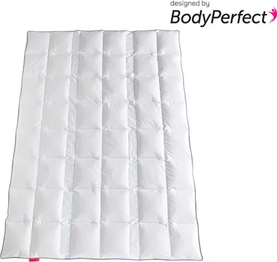 Produktbild von Häussling Komfora® by BodyPerfect Daunendecke 135x200 cm | Ganzjahresdecke, 90% Daunen, 6x8 Karos, Deutsche Manufaktur, auch für Allergiker geeignet, Bezug 100% Baumwolle