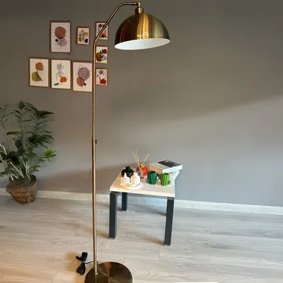 Produktbild von Moderne Stehlampe aus Metall mit E27, Verstellbarer Lampenschirm
