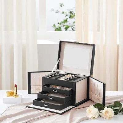 Produktbild von Reise-Schmuckbox, 4 Ebenen, Schmuckbox mit Griff, 3 Fächer, Schmuckbox mit Spiegel, Schloss, Reise-Schmuck aufbewahren, modern, Geschenkidee, klassisch schwarz