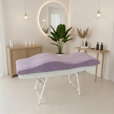 Produktbild von Wellenmatratze 180x60 cm mit Memory-Schaum & Veloursbezug – Anatomische Matratze für Kosmetikliege, Wimpernverlängerung & PMU, lila