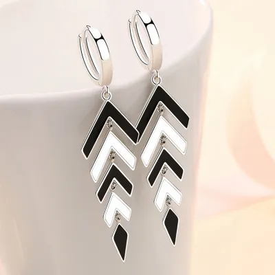 Produktbild von 1 Paar Anhänger Ohrringe Persönlichkeit Geometrisch Schwarz Weiß Kontrastfarbe Lange Quaste Retro Temperament Creolen Schmuck Zubehör