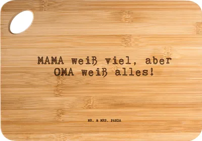Produktbild von Mr. & Mrs. Panda Holzbrett MAMA weiß viel, aber... - Transparent - Geschenk, Brett, Spruch Geschenke, Oma, Großeltern, vesperbrett, Familie, Frühstücksbrett, Hackbrett