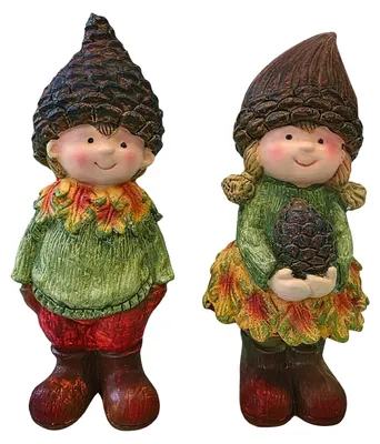 Produktbild von Logbuch-Verlag Herbstkinder Figuren 2er Set stehend 16–17 cm – Herbstdeko Kinder mit Tannenzapfen-Mütze – Junge & Mädchen aus Kunststein