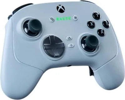 Zdjęcie produktu dla Razer Wolverine V3 Pro, Gamepad, PC, Xbox Series S, Xbox Series X, Analogowy, Bezprzewodowy, USB, Biały