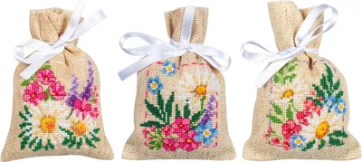 Immagine prodotto di Vervaco Bustine di erbe aromatiche Set per punto croce "Fiori di primavera" 3 pezzi, schema contato, 8x12cm