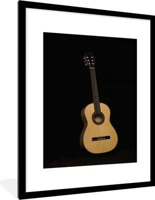 Produktbild von MuchoWow® Gerahmtes Poster Vorderansicht einer akustischen Gitarre auf schwarzem Hintergrund 60x80 cm - Poster mit Schwarzem Bilderrahmen Wandposter Rahmen Foto Bilder - Wohnzimmer - Dekorationen - Prämie