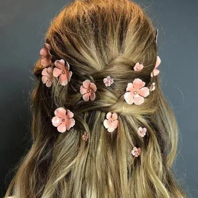 Produktbild von 5 Haarspangen mit goldfarbenen Blumen aus Zinklegierung und ABS für Damen zur Hochzeitsparty