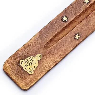 Zdjęcie produktu dla Zestaw do kadzidełka Drewniany uchwyt na kadzidełka Budda -- 25 cm + nastrojowa świeczka