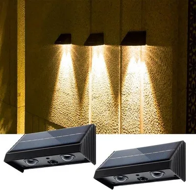 Immagine prodotto di Set di luci solari da giardino, impermeabili (IP54), ideali per l'illuminazione di scale, applique, recinzioni, terrazze, gradini, cortili interni e vialetti; luce bianca calda; confezione da 2 pezzi.
