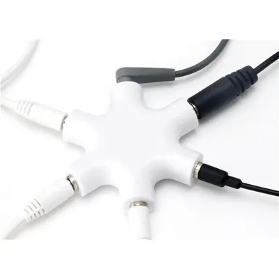 Image de répartiteur 5 prises jack 3 5 mm Aux répartiteur mini audio blanc