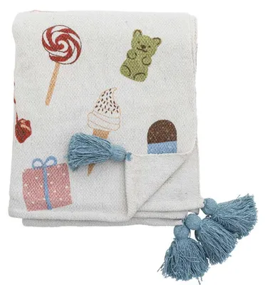 Produktbild von Bloomingville Decke SWEETS Weiß mit Geschenken und Eis Blaue Quasten 160x130 cm