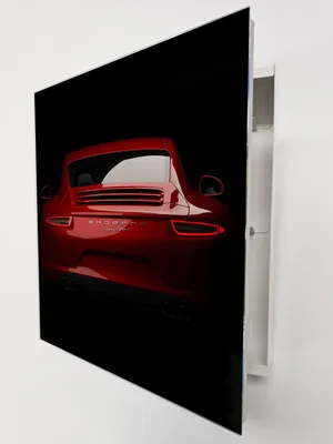Produktbild von Schlüsselkasten Weiß Metall, Porsche 911 Sportwagen Motiv hinter Glas, Moderne Schlüsselbox rechtsöffnend, 32x28x6,5 cm, 20 Haken für den Flur.